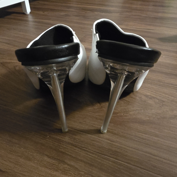 STILLETO - Picture 3 of 5